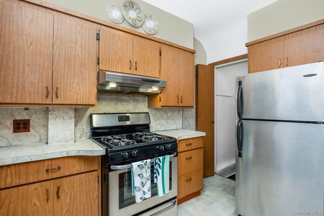 58-40 80th Street, Middle Village, NY 11379