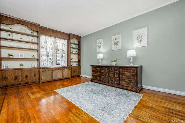 58-40 80th Street, Middle Village, NY 11379