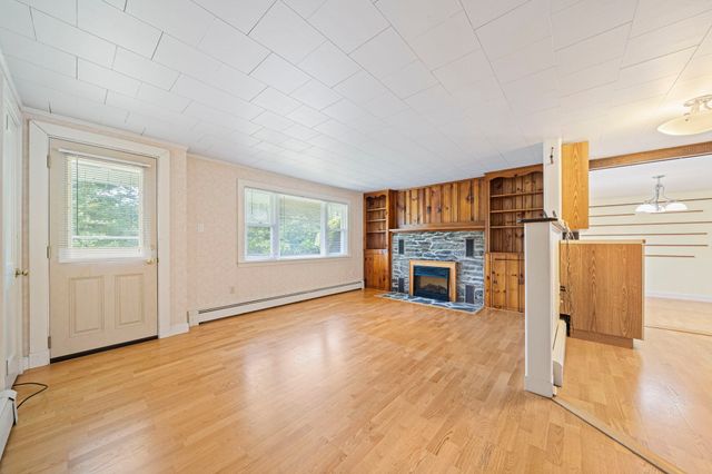 508 Center St, Pembroke, MA 02359