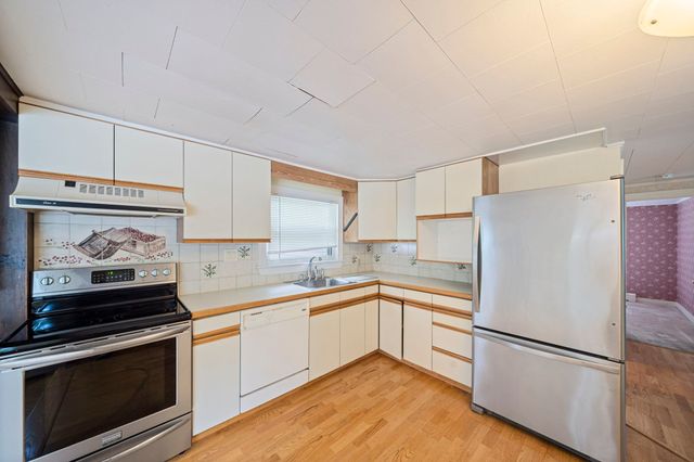 508 Center St, Pembroke, MA 02359