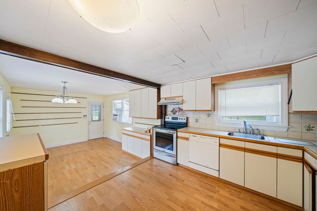 508 Center St, Pembroke, MA 02359