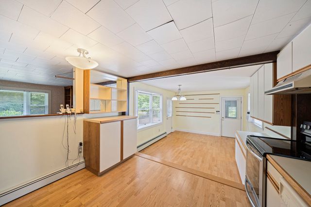 508 Center St, Pembroke, MA 02359