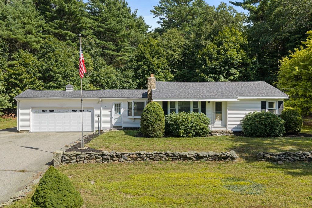 508 Center St, Pembroke, MA 02359