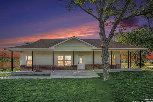 1615 N guadalupe, Seguin, TX 78155