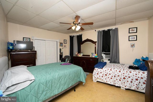 1574 MOUNT EPHRAIM AVE, Camden, NJ 08104