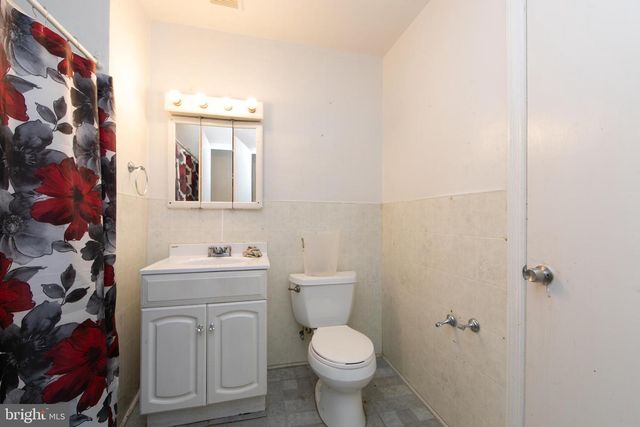 1574 MOUNT EPHRAIM AVE, Camden, NJ 08104