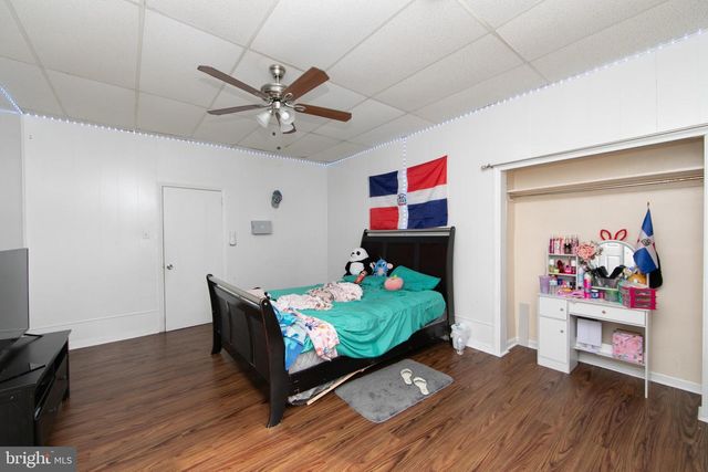 1574 MOUNT EPHRAIM AVE, Camden, NJ 08104