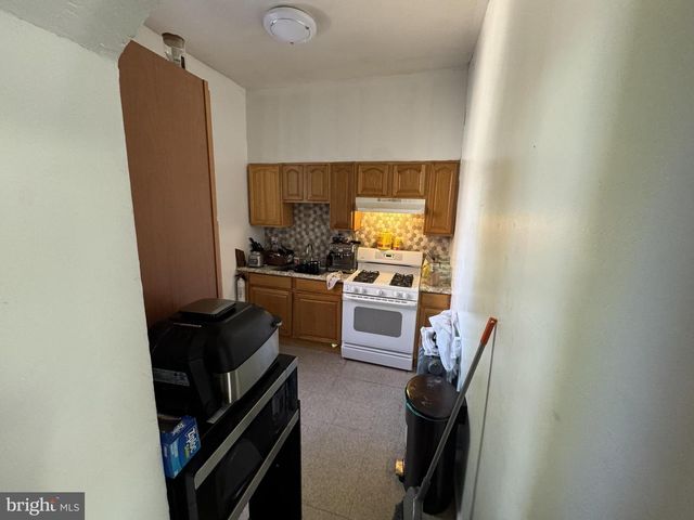 1574 MOUNT EPHRAIM AVE, Camden, NJ 08104