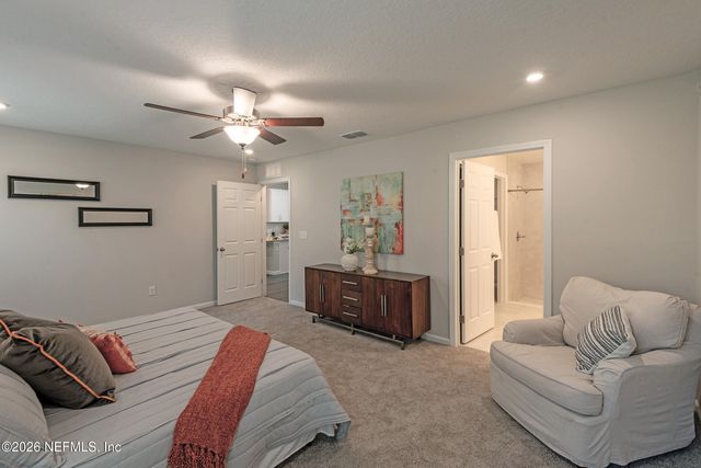 16243 MAIN Street, Jacksonville, FL 32218