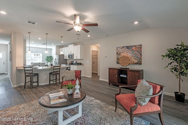 16243 MAIN Street, Jacksonville, FL 32218