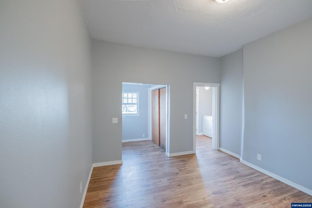 Image 6 of property listing at 329 Church St, Jefferson, OR 97352