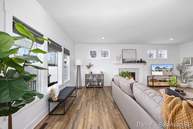 3361 Box Elder Drive, Jenison, MI 49428