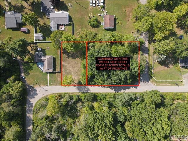 529 Roanoke Avenue, Evans, NY 14006