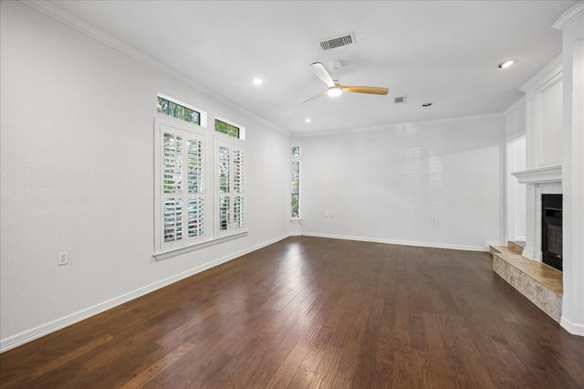 56 Bayou Pointe Drive, Houston, TX 77063