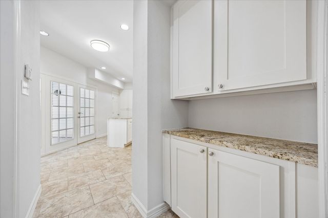 56 Bayou Pointe Drive, Houston, TX 77063