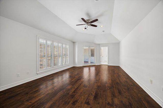 56 Bayou Pointe Drive, Houston, TX 77063