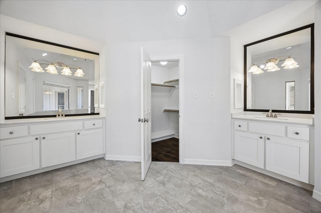 56 Bayou Pointe Drive, Houston, TX 77063