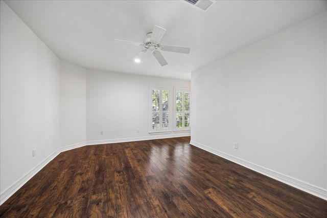 56 Bayou Pointe Drive, Houston, TX 77063