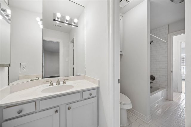 56 Bayou Pointe Drive, Houston, TX 77063