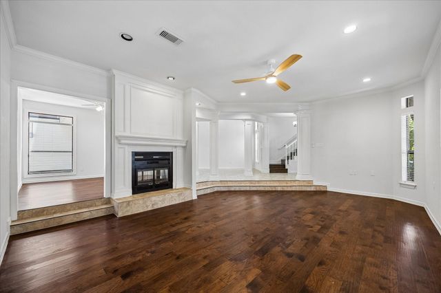 56 Bayou Pointe Drive, Houston, TX 77063