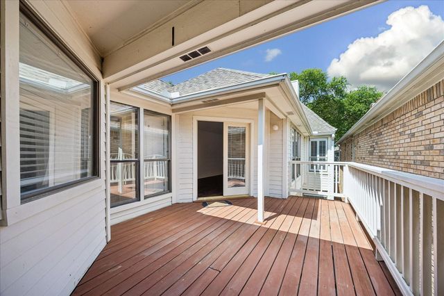 56 Bayou Pointe Drive, Houston, TX 77063