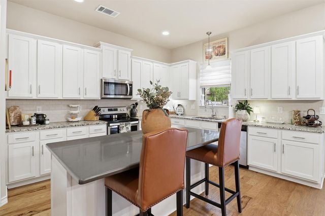 103 Kings WAY, Horseshoe Bay, TX 78657