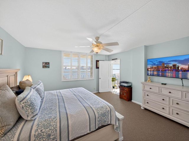 801 Lake Shore Drive 405, Lake Park, FL 33403