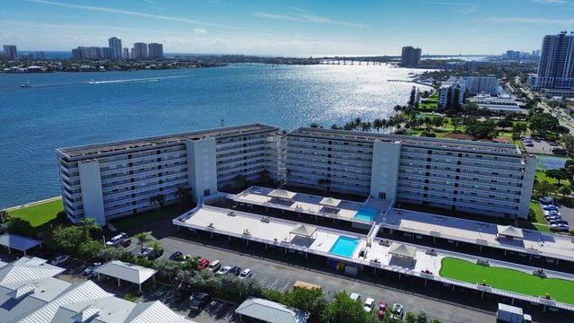 801 Lake Shore Drive 405, Lake Park, FL 33403