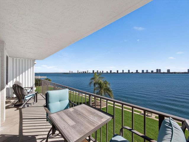 801 Lake Shore Drive 405, Lake Park, FL 33403