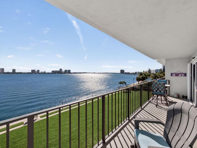 801 Lake Shore Drive 405, Lake Park, FL 33403