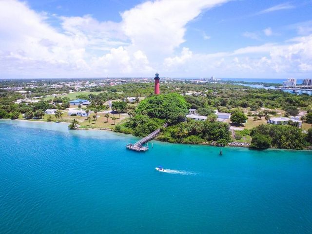 801 Lake Shore Drive 405, Lake Park, FL 33403