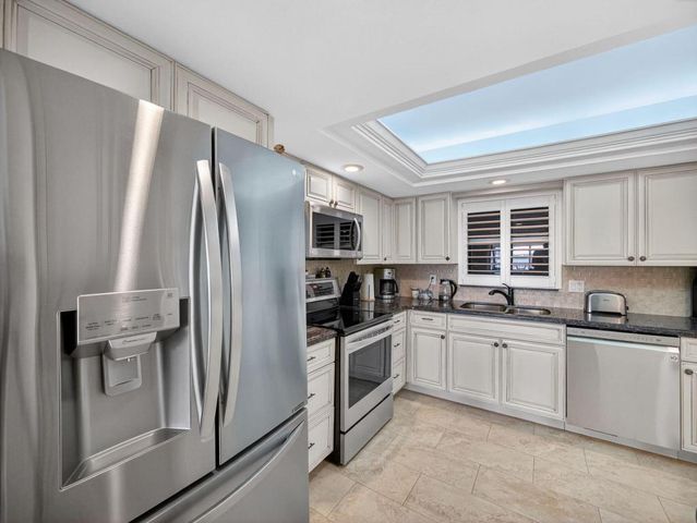 801 Lake Shore Drive 405, Lake Park, FL 33403