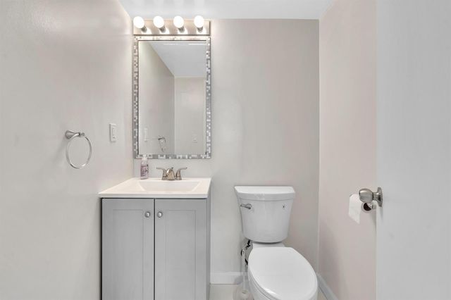3000 S Ocean Drive 714, Hollywood, FL 33019