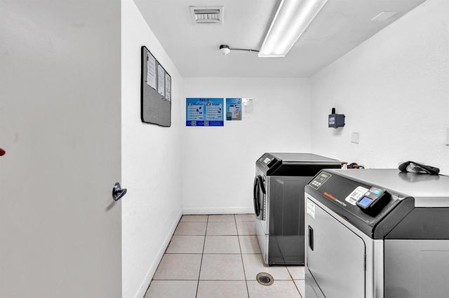 3000 S Ocean Drive 714, Hollywood, FL 33019