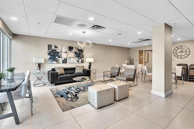 3000 S Ocean Drive 714, Hollywood, FL 33019