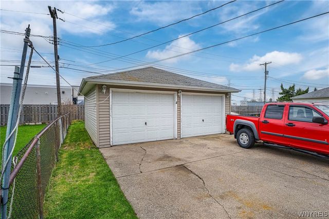 23 Laura Court, Cheektowaga, NY 14227