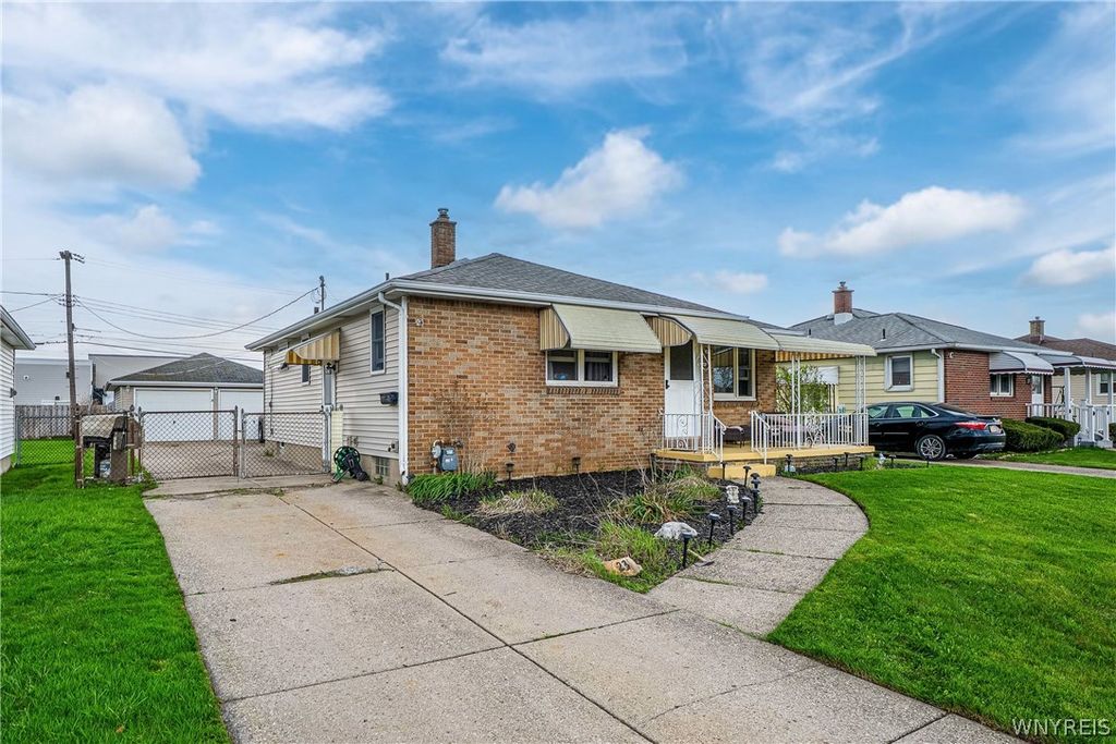 23 Laura Court, Cheektowaga, NY 14227