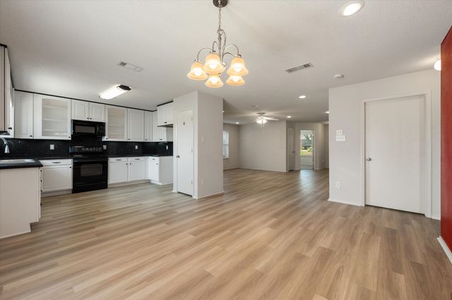 9917 Blue Bell Drive, Fort Worth, TX 76108