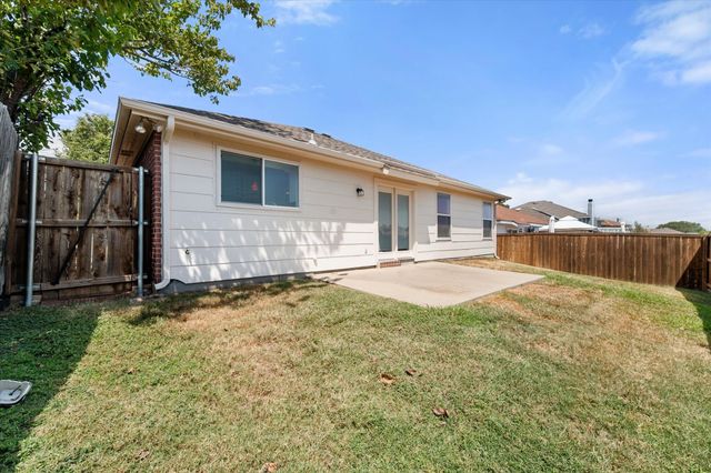 9917 Blue Bell Drive, Fort Worth, TX 76108