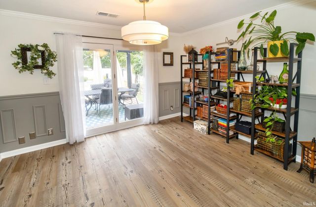 2920 Lake Valley Drive, Evansville, IN 47711