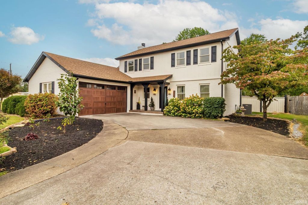 2920 Lake Valley Drive, Evansville, IN 47711