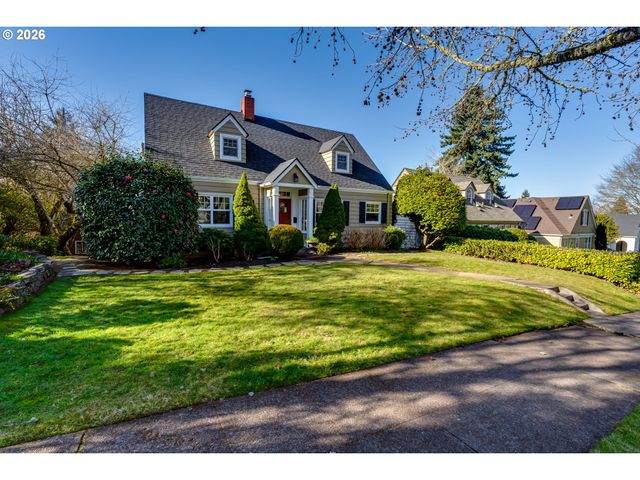 2096 CHARNELTON St, Eugene, OR 97405