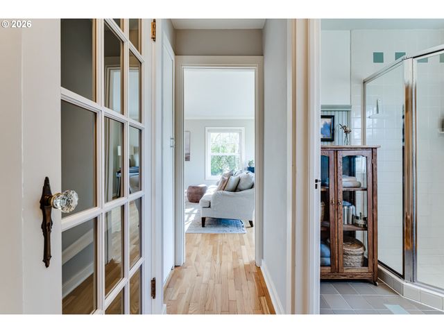 2096 CHARNELTON St, Eugene, OR 97405