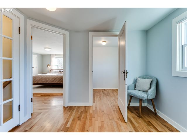 2096 CHARNELTON St, Eugene, OR 97405