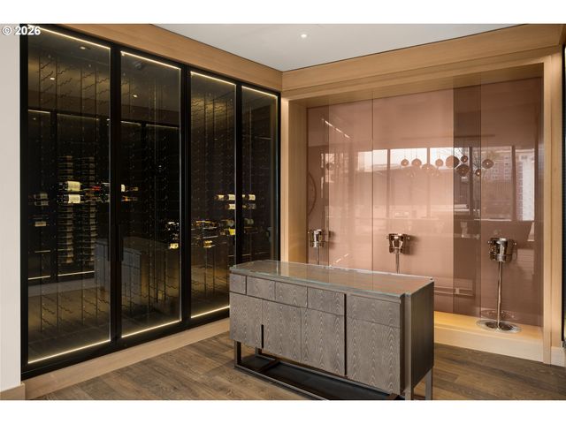 550 Sw 10TH Ave 2201, Portland, OR 97205