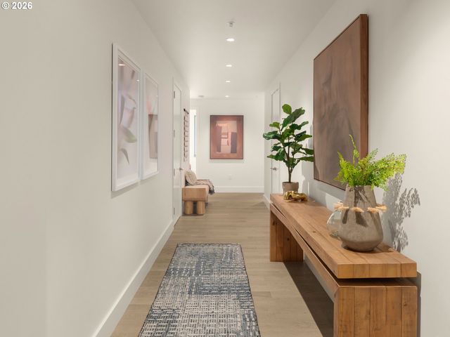 550 Sw 10TH Ave 2201, Portland, OR 97205