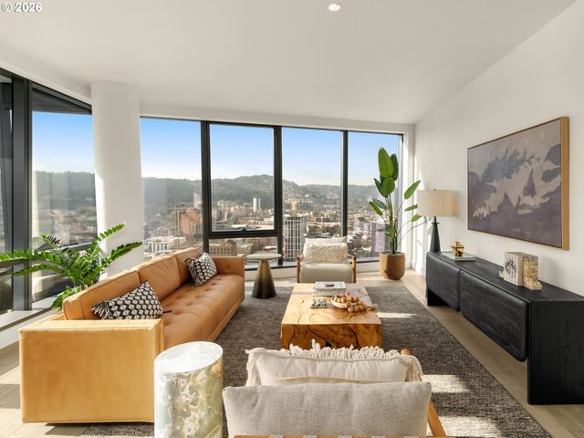 550 Sw 10TH Ave 2201, Portland, OR 97205