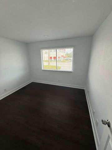 900 E Tiffany Dr 3, West Palm Beach, FL 33407