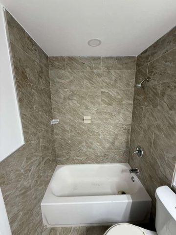 900 E Tiffany Dr 3, West Palm Beach, FL 33407