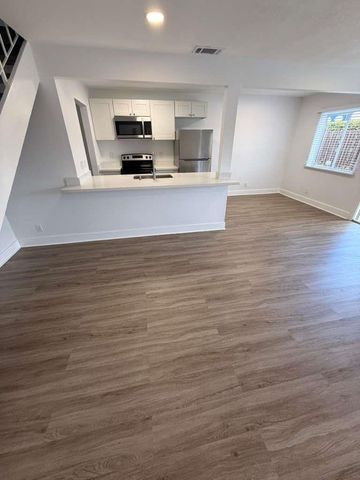 900 E Tiffany Dr 3, West Palm Beach, FL 33407